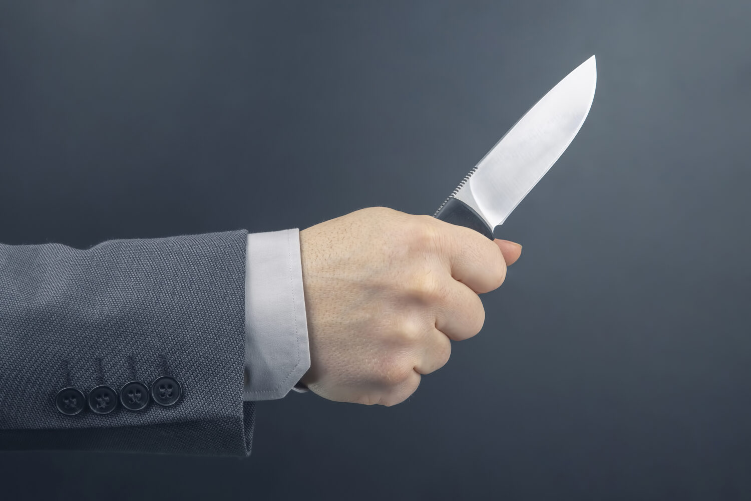 Απίστευτο περιστατικό σε Τράπεζα– Πελάτης έβγαλε μαχαίρι σε υπάλληλο