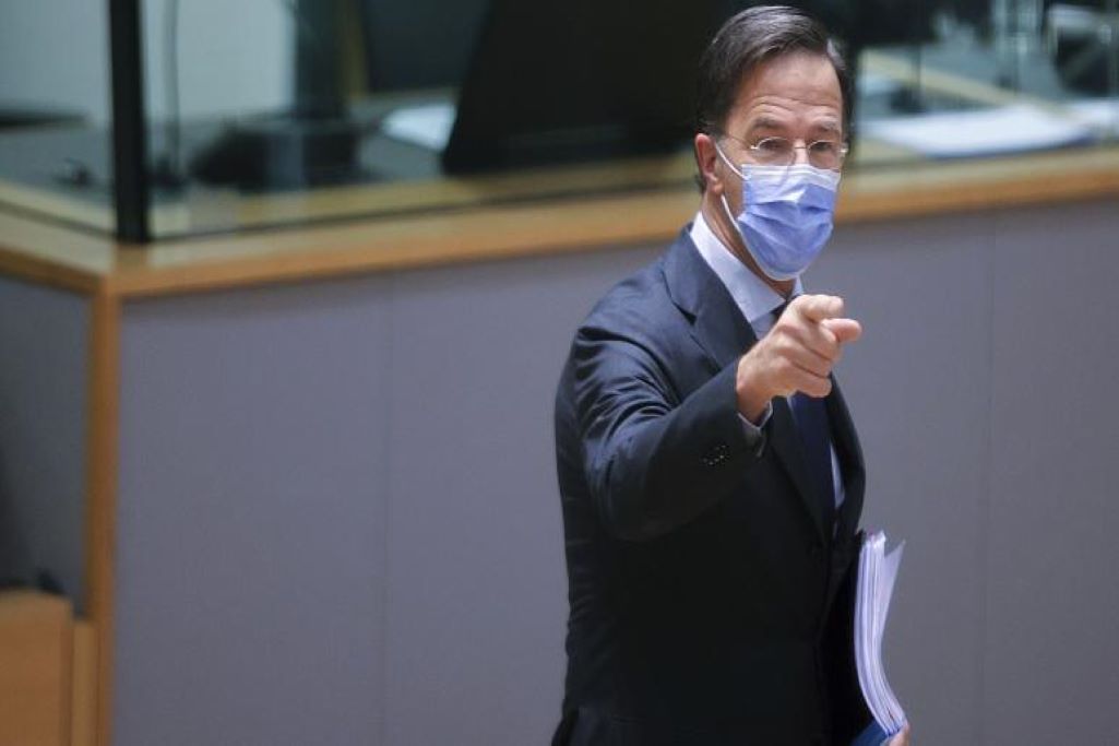 Μ. Ρούτε: «Καθαρή βία» των «ηλιθίων» υπό το πρόσχημα της δυσαρέσκειας των μέτρων κατά της COVID-19