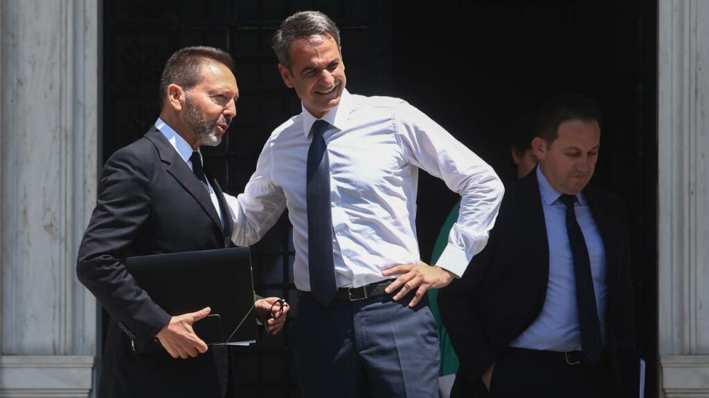 «Παγωμένες» οι σχέσεις Μητσοτάκη - Στουρνάρα!