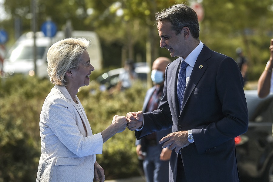Μητσοτάκης σε Κομισιόν: Πιστοποιητικό για ταξίδια στους άνω των 60 μόνο με τρίτη δόση