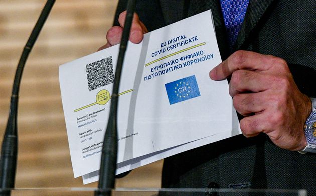 Πλαστά πιστοποιητικά: Μεγάλη εισαγγελική έρευνα - Γιατροί και φαρμακοποιοί στο στόχαστρο