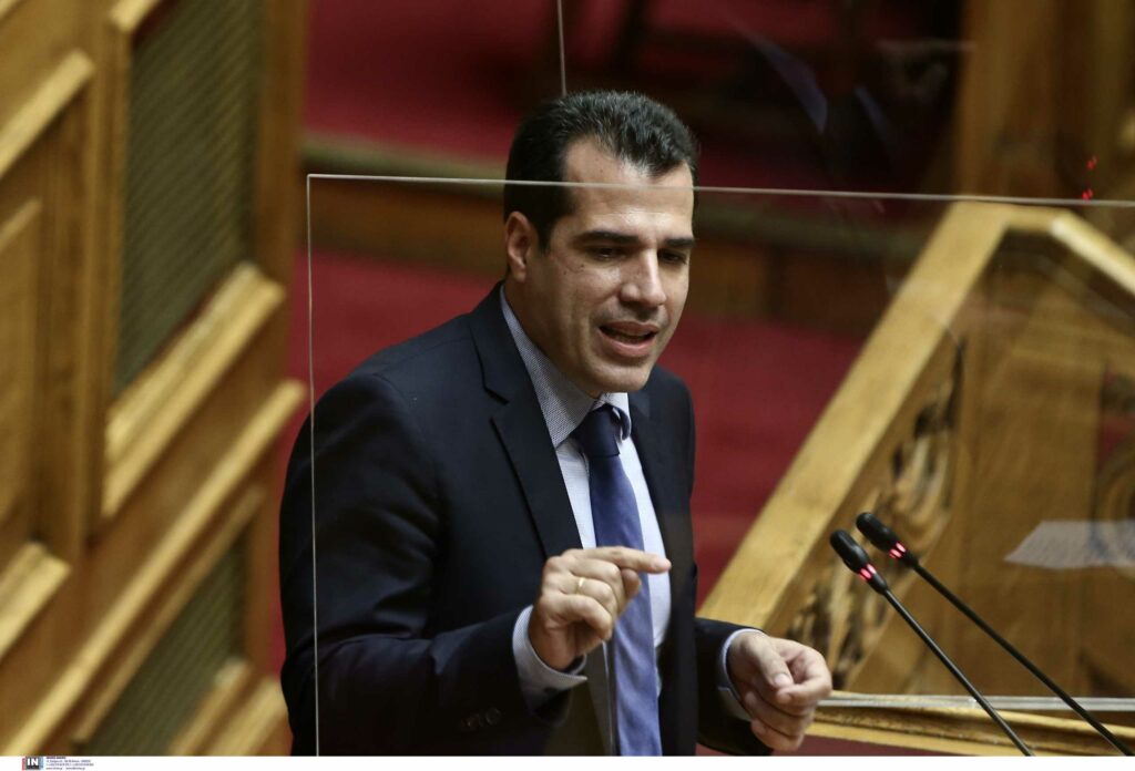 Θ. Πλεύρης: Χυδαίο ψεύδος ότι γίνονται επιλεκτικές διακομιδές σε ΜΕΘ