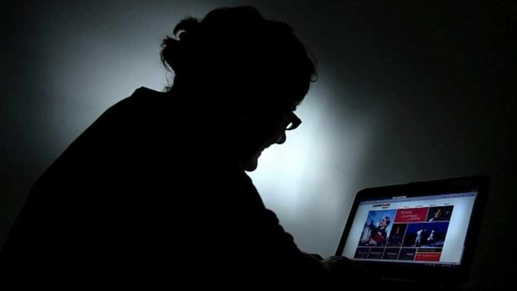 Για πορνογραφικό υλικό με ανήλικους συνελήφθη 23χρονος
