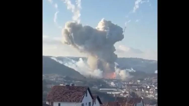 Σερβία: Ισχυρή έκρηξη σε εργοστάσιο πυρομαχικών με δύο νεκρούς και 16 τραυματίες (video)