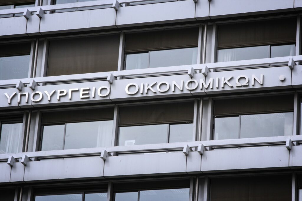 ΥΠΟΙΚ: Πάνω από 5,2 εκατ. ευρώ σε 683 δικαιούχους στις σεισμόπληκτες περιοχές της Κρήτης