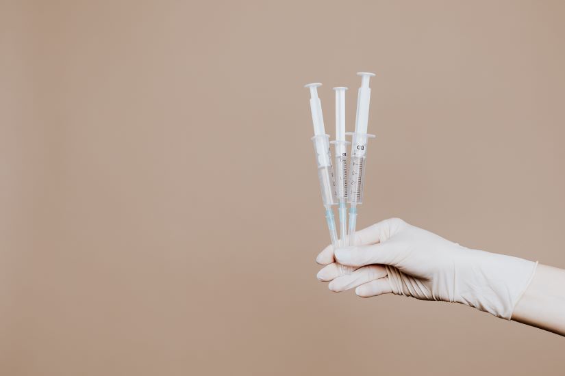 Συνδυασμός εμβολίων κορωνοϊού και γρίπης - Οι οδηγίες του Γκίκα Μαγιορκίνη