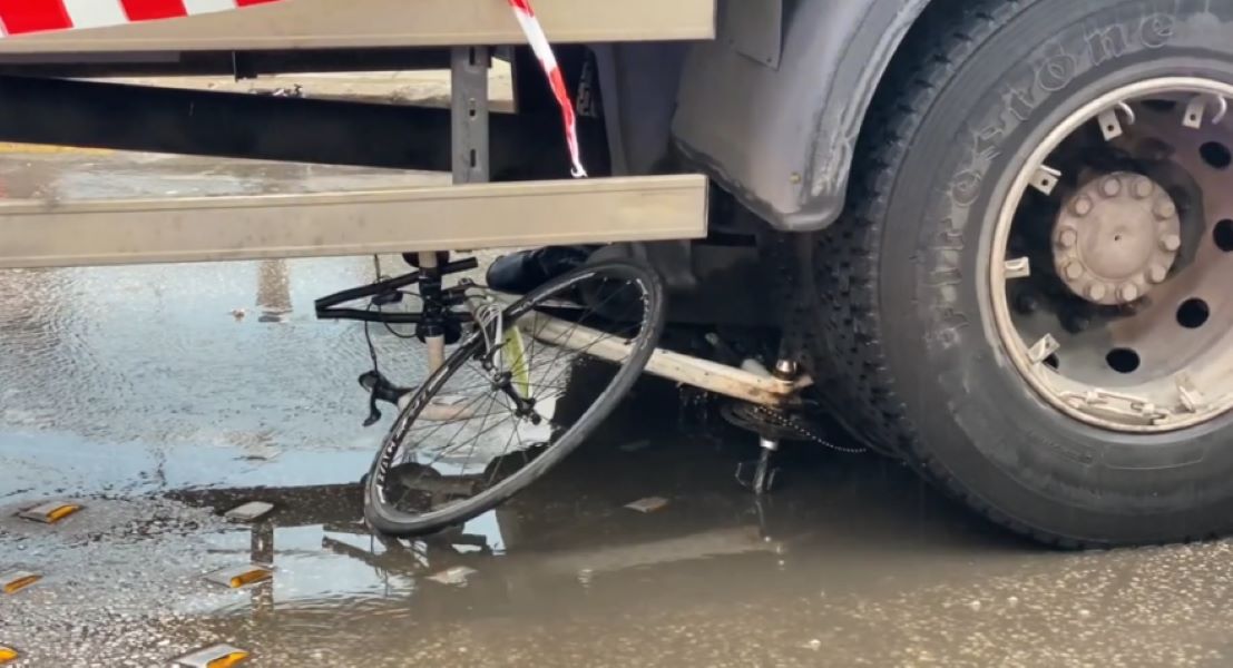 Θεσσαλονίνη: Φορτηγό παρέσυρε και σκότωσε 42χρονη ποδηλάτισσα