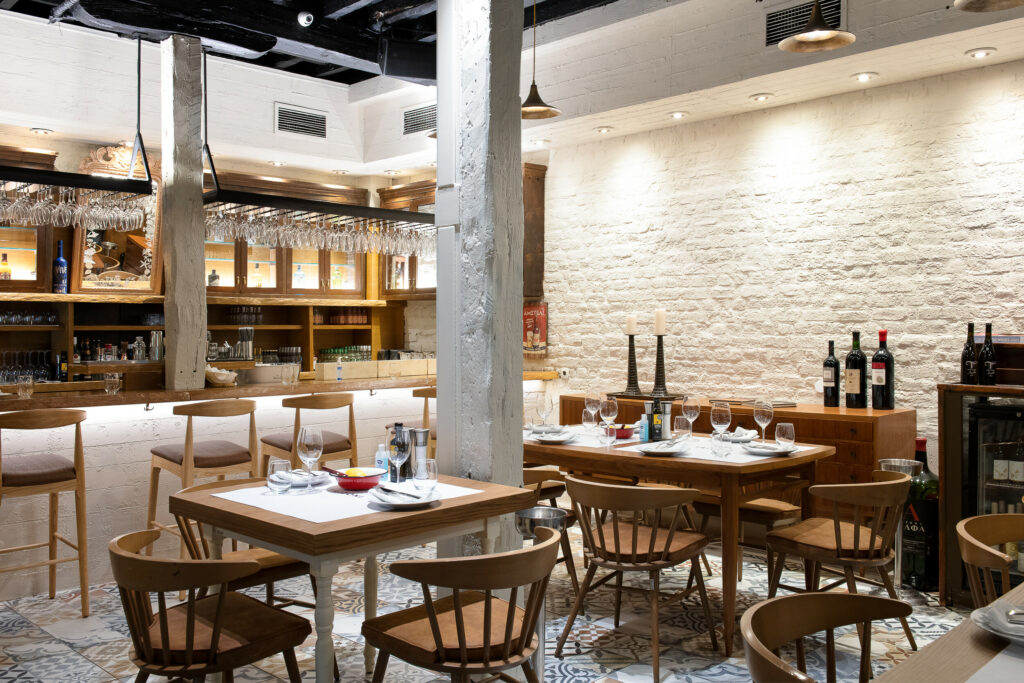 Τριζόνι: Μια ιστορική ψαροταβέρνα που δε σταματά να εξελίσσεται