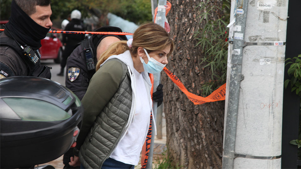 Ενώπιον της ανακρίτριας οδηγήθηκε σήμερα η 49χρονη εικαστικός Κλοντιάνα Τσέλο