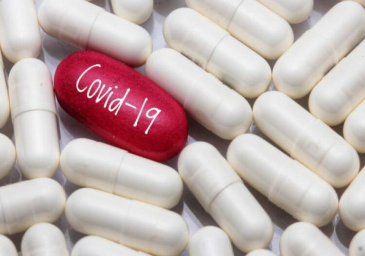 Μίνα Γκάγκα: Σε ποιους θα χορηγηθεί πρώτα το χάπι κατά του κορωνοϊού