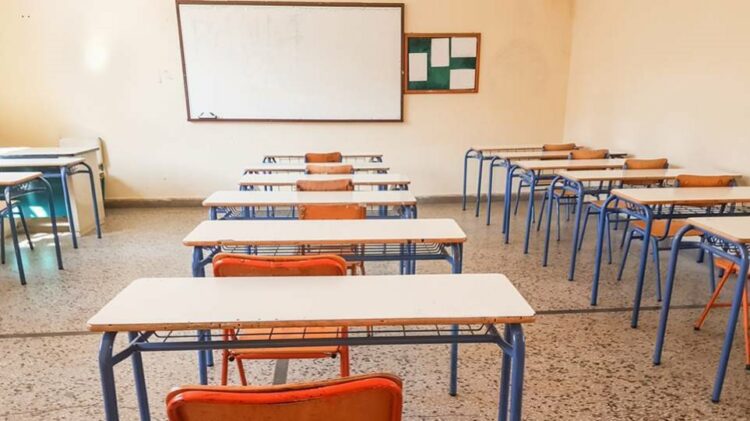 Τζανάκης: Να κλείσουν τα σχολεία – Τα μέτρα που ανακοινώθηκαν δεν αρκούν