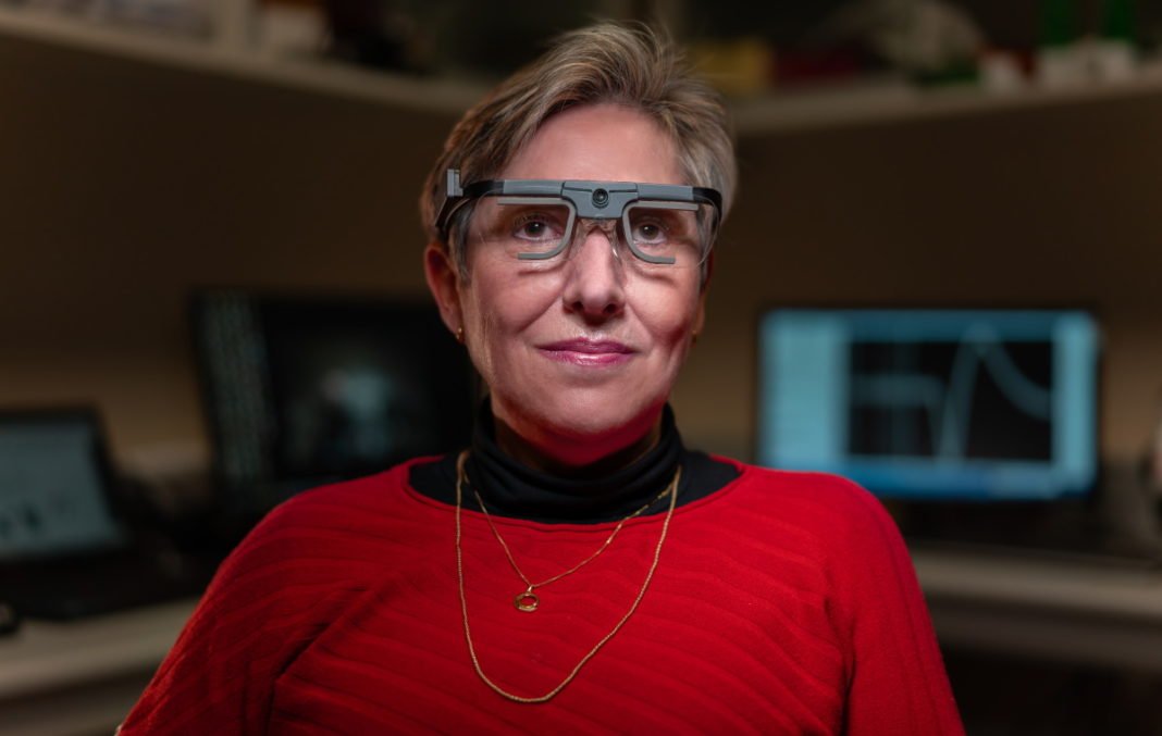 Εγκεφαλικό εμφύτευμα βοήθησε τυφλή γυναίκα να δει απλά σχήματα