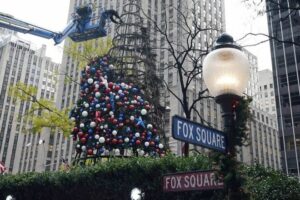Fox News: Πυρπόλησαν το Χριστουγεννιάτικο δέντρο του στην Νέα Υόρκη
