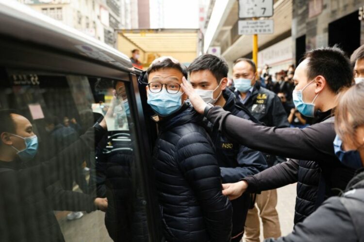 Οι ΗΠΑ καταδικάζουν το κλείσιμο ΜΜΕ του Χονγκ Κονγκ
