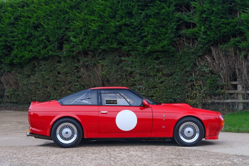 Πωλείται η Aston Martin V8 Vantage του Mr. Bean