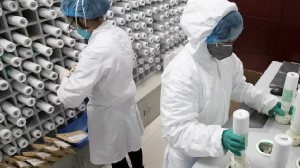 Βρετανική ανάλυση δείχνει ότι ο κίνδυνος νοσηλείας με την Όμικρον είναι περίπου το ένα τρίτο εκείνου της Δέλτα