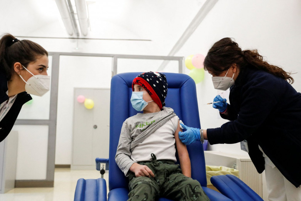 ECDC: Ένα στα 100 παιδιά που προσβάλλονται θα χρειαστεί νοσηλεία