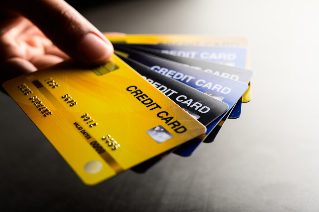 Τράπεζες: Πάνω από 1 δισ. οι φετινές συναλλαγές με κάρτες