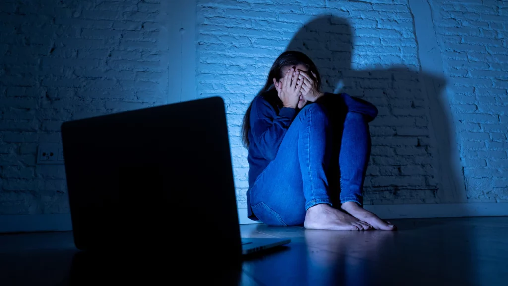 Κομισιόν: Εφαρμογή της ΕΕ για τα θύματα cyberbullying