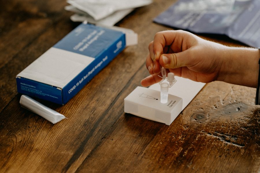 Δύο δωρεάν self test σε όλους τους πολίτες για τις γιορτές - Δεν θα γίνουν rapid test