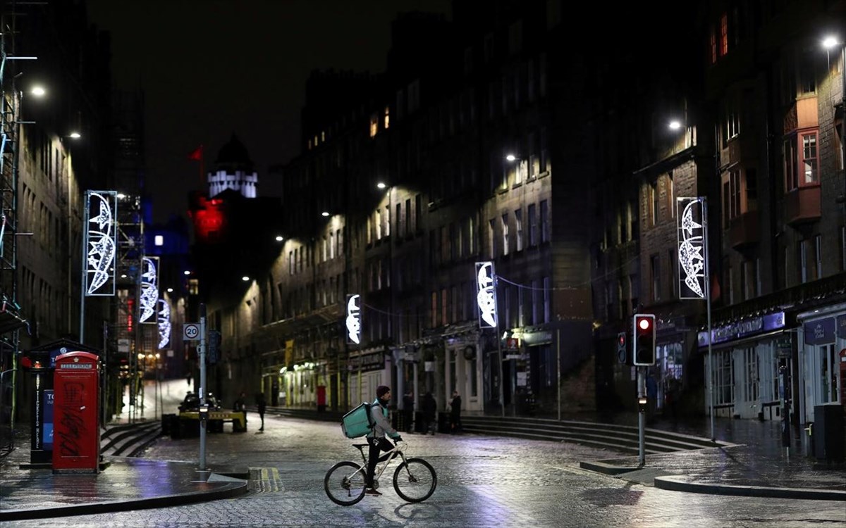Η Σκωτία κλείνει τα νυχτερινά κέντρα: Δυνατότητα να μείνουν ανοικτά με καθήμενους