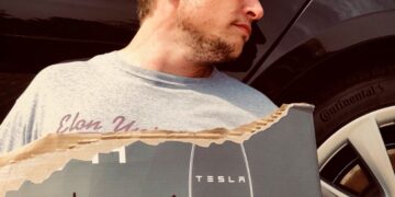 Έλον Μασκ: Αν η Tesla χρεοκοπήσει, θα χρεοκοπήσω κι εγώ αμέσως
