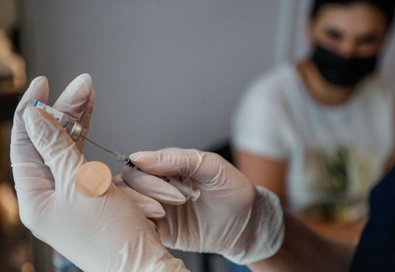 FDA: Έγκριση για εμβολιασμό τρίτης δόσης