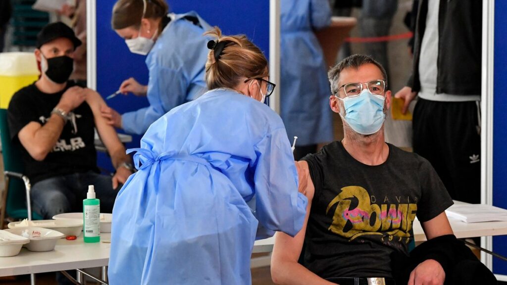 Γερμανία: Γιατροί εξέδιδαν πλαστά πιστοποιητικά εμβολιασμού και χορηγούσαν αραιωμένα εμβόλια