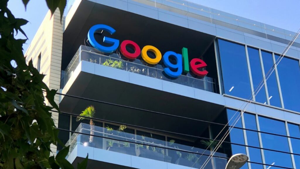 Η Google αποχαιρετά το 2021 με ένα εορταστικό doodle