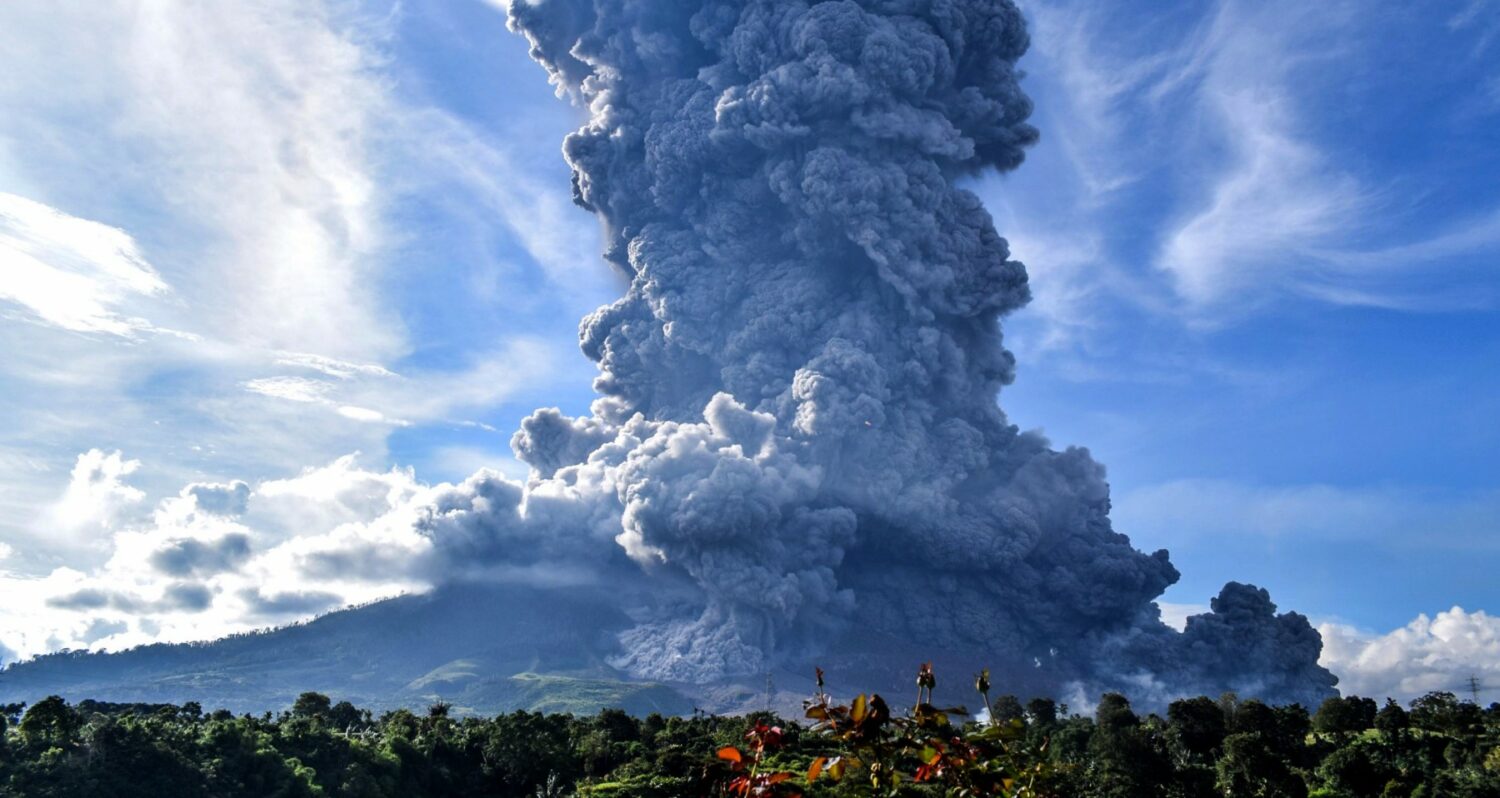 Ινδονησία:14 νεκροί από την έκρηξη του ηφαιστείου Σεμέρου