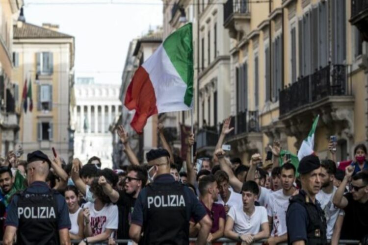 Ιταλία: 8ωρη γενική απεργία κατά του προϋπολογισμού της κυβέρνησης Ντράγκι