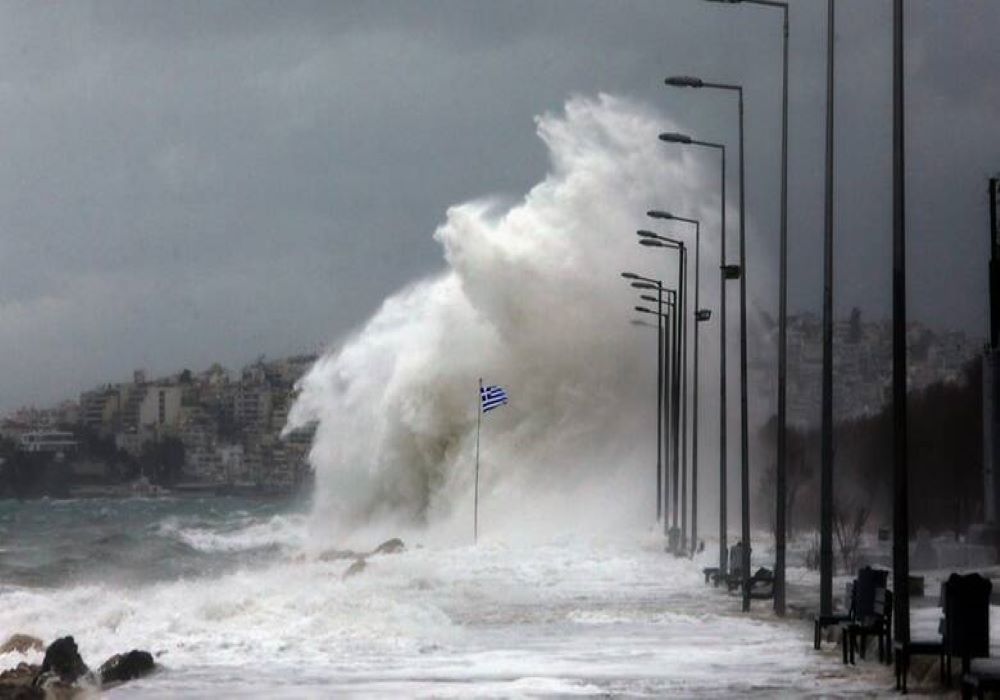 Δυτική Ελλάδα: Μεγάλες καταστροφές, κινδύνευσαν κάτοικοι, εκκενώθηκαν χωριά