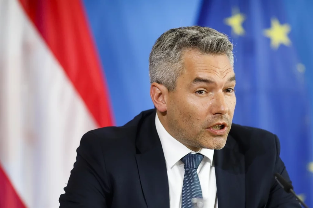 Αυστρία: Καρλ Νεχάμερ, ο επόμενος καγκελάριος: πρώην στρατιωτικός, σκληροπυρηνικός, χωρίς κυβερνητική πείρα