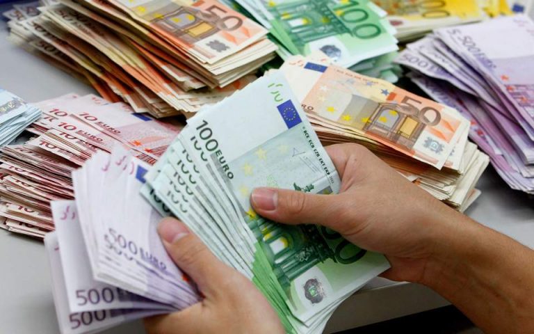 Νέα αύξηση στις καταθέσεις των Ελλήνων