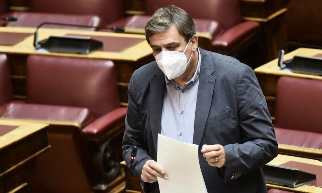 Ξανθός: "Επικίνδυνος εφησυχασμός για την πορεία της πανδημίας και τη μετάλλαξη Ο”