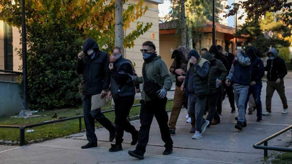 Στη φυλακή τρεις ακόμα κατηγορούμενοι του κυκλώματος παράνομων ελληνοποιήσεων