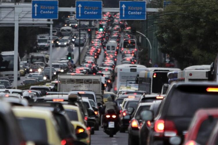 Ο μέσος οδηγός στην Αθήνα είχε 70 ώρες χαμένες στο μποτιλιάρισμα φέτος