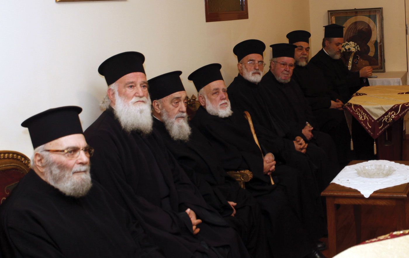 Η κυβέρνηση διαψεύδει τα σενάρια για πρόσληψη τεσσάρων χιλιάδων ιερέων