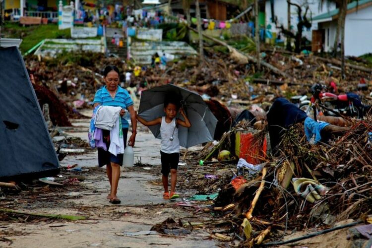 Φιλιππίνες: Ξεπέρασε τους 400 νεκρούς ο απολογισμός των θυμάτων του τυφώνα Ράι