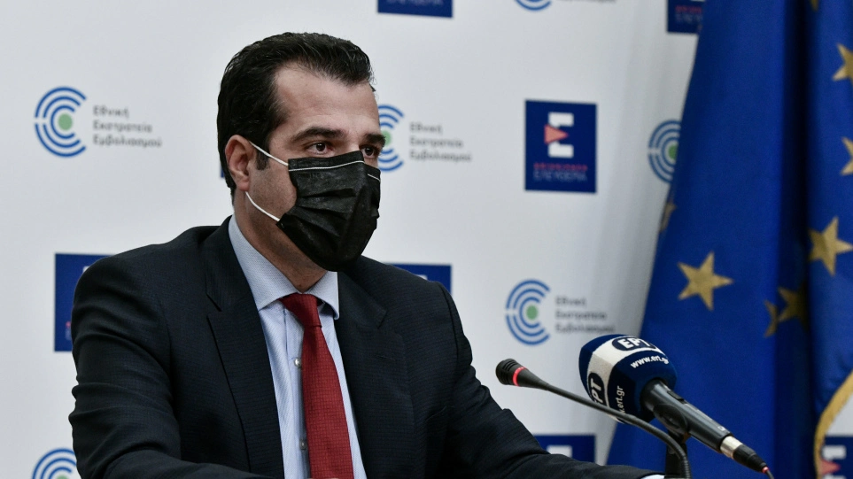 Θ. Πλεύρης: Δεν θα πάμε σε lockdown, συζητάμε μείωση του διαστήματος στο τετράμηνο για την τρίτη δόση