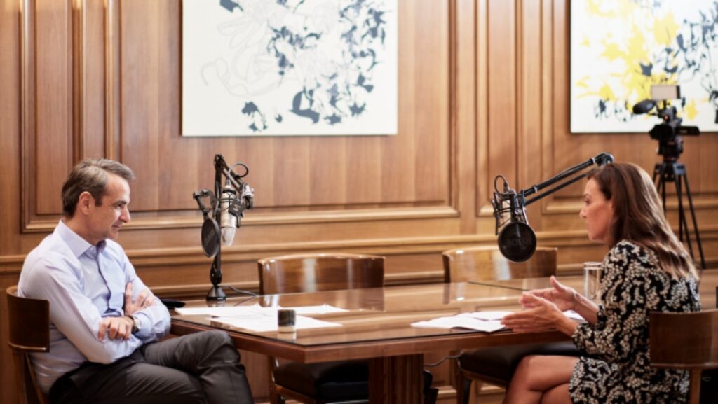 Podcast του Μητσοτάκη με τη μητέρα του αυτιστικού Γιάννη για την Παγκόσμια Ημέρα ΑμεΑ
