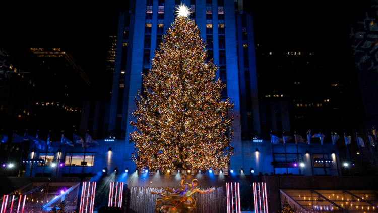 Νέα Υόρκη: Άναψαν τα λαμπάκια στο χριστουγεννιάτικο δέντρο στο Rockfeller Center