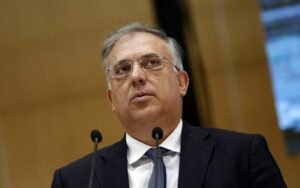 Τάκης Θεοδωρικάκος: 10.000 αστυνομικοί στους δρόμους για τις γιορτές με «διπλή αποστολή»