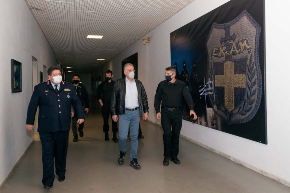 Επίσκεψη Θεοδωρικάκου στην ΕΚΑΜ