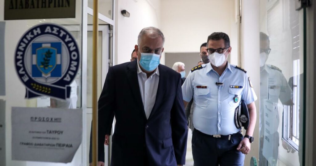 Θεοδωρικάκος: Έρχεται βαρύς πέλεκυς