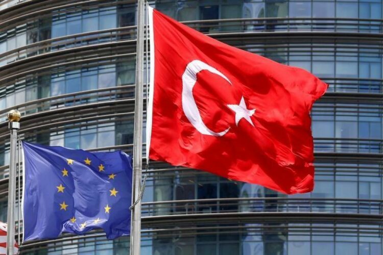 Οι Βρυξέλλες αποδεσμεύουν 325 εκατ. ευρώ για τους πρόσφυγες στην Τουρκία