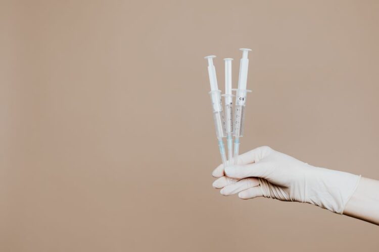 Τρίτη δόση εμβολίου: Ο συνδυασμός που προσφέρει μεγαλύτερη ανοσία από τον κορωνοϊό