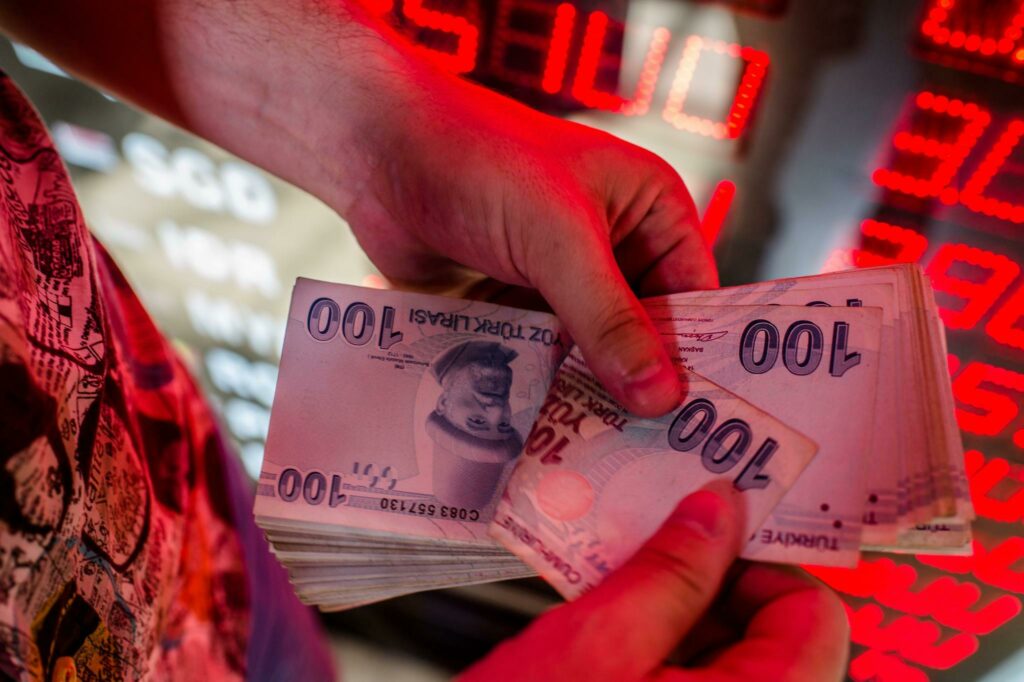 Τουρκία: Νέα μείωση επιτοκίων, νέο sell-off στη λίρ