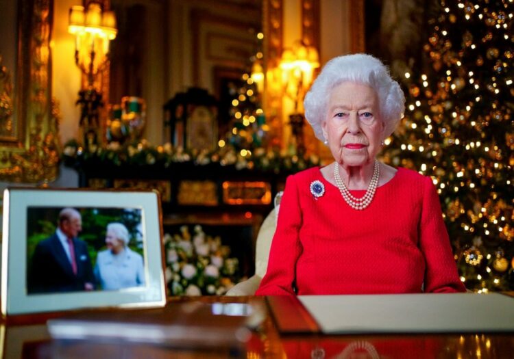 Η Βασίλισσα Ελισάβετ μοιράζεται τις τελευταίες στιγμές με τον πρίγκιπα Φίλιππο