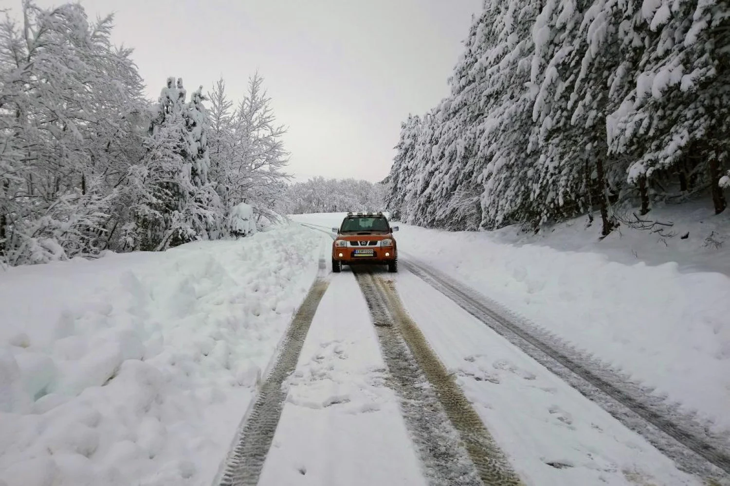 Κακοκαιρία Κάρμελ: Χιόνια σε πολλές περιοχές της χώρας - Πώς θα εξελιχθεί κατά τη διάρκεια της μέρας